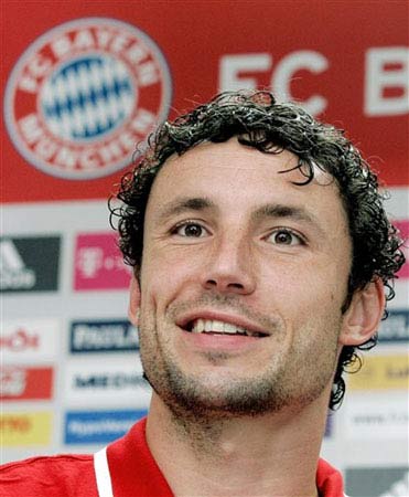 斯卢茨基：球队上半场节奏踢得很慢，下半场发挥得很出色.